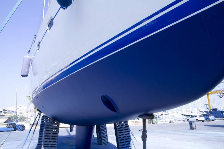Lees meer over het artikel Wat is antifouling en waarom is het belangrijk?